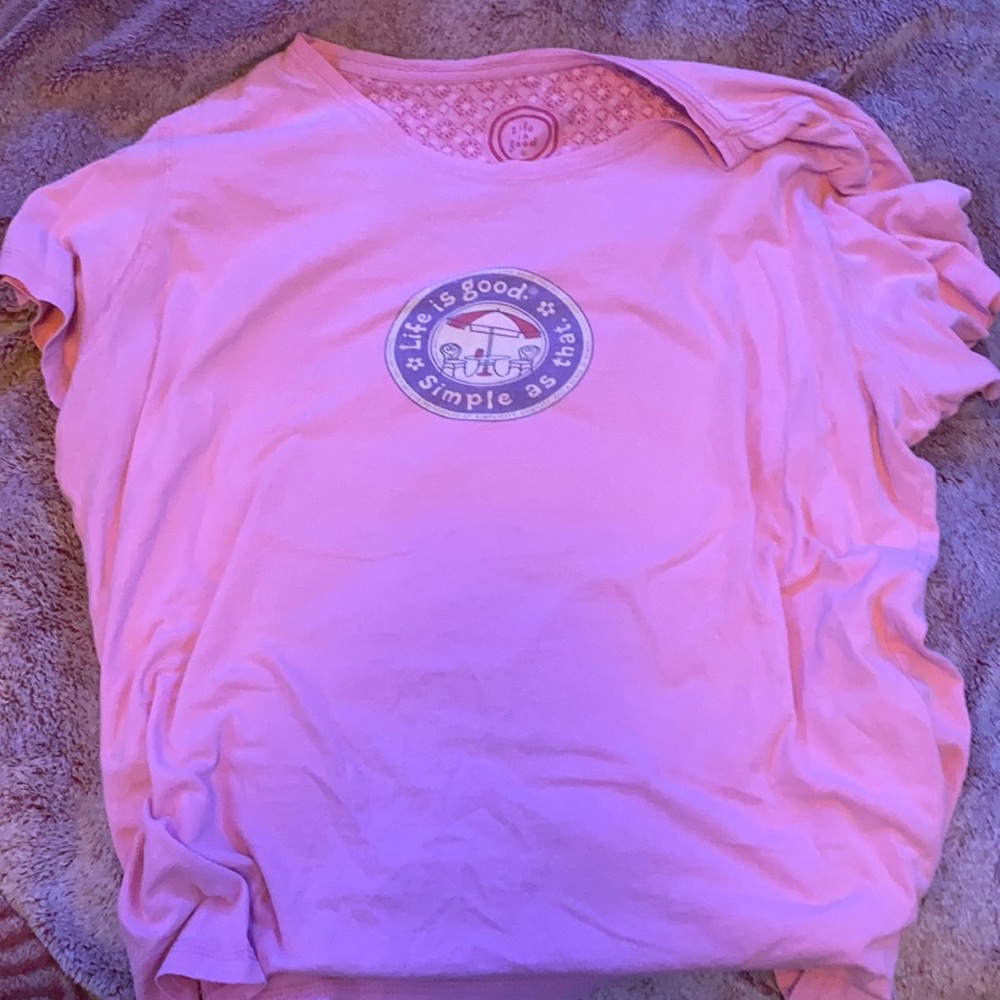 Life is good T-shirt, very comfortable and a little oversized